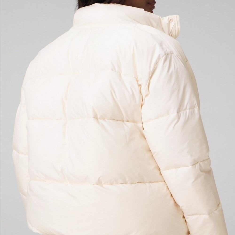 NWT Fabletics Women's Puffer Jacket - Picture 2 of 3